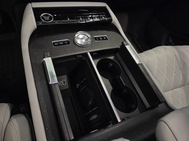 New 2027 Lincoln Navigator Black Label w/ Black Label Special Edition AWD/4WD image 9