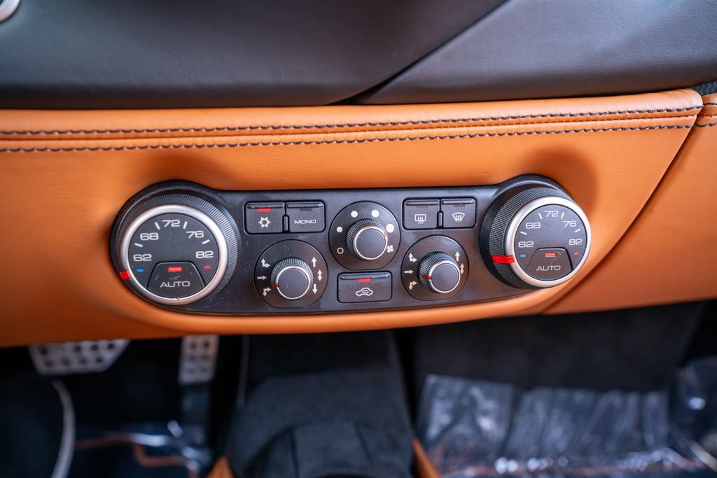Used 2018 Ferrari 488 Spider RWD image 43