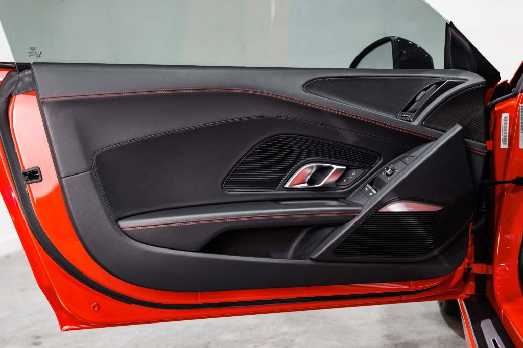 Used 2017 Audi R8 V10 plus image 9