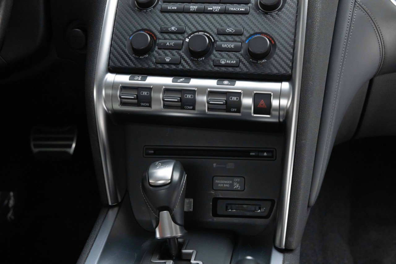 Used 2010 Nissan GT-R Premium AWD/4WD image 40