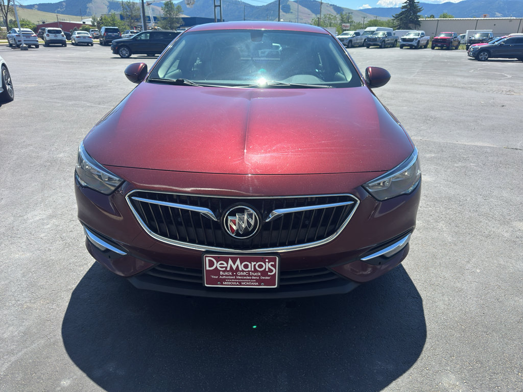 Used 2018 Buick Regal Essence w/ Sights and Sounds Package AWD/4WD image 2