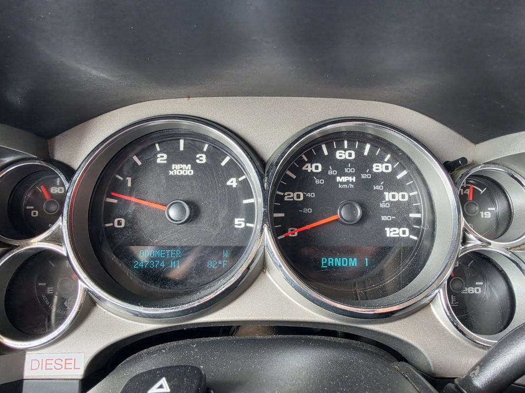 Used 2011 Chevrolet Silverado 2500 LT AWD/4WD image 12