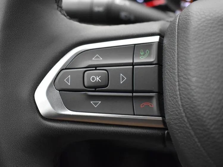 Used 2025 Jeep Compass Limited AWD/4WD image 24