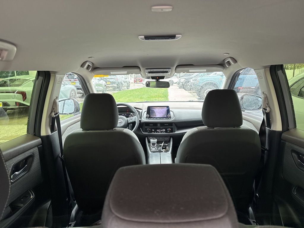 Used 2023 Nissan Rogue SV image 8