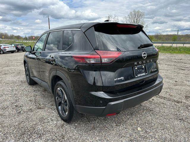 Used 2024 Nissan Rogue SV AWD/4WD image 4
