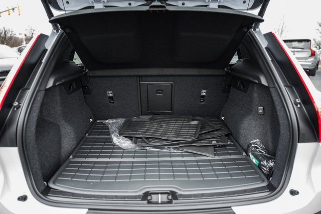 New 2026 Volvo XC40 B5 Plus w/ Protection Package Premier image 9