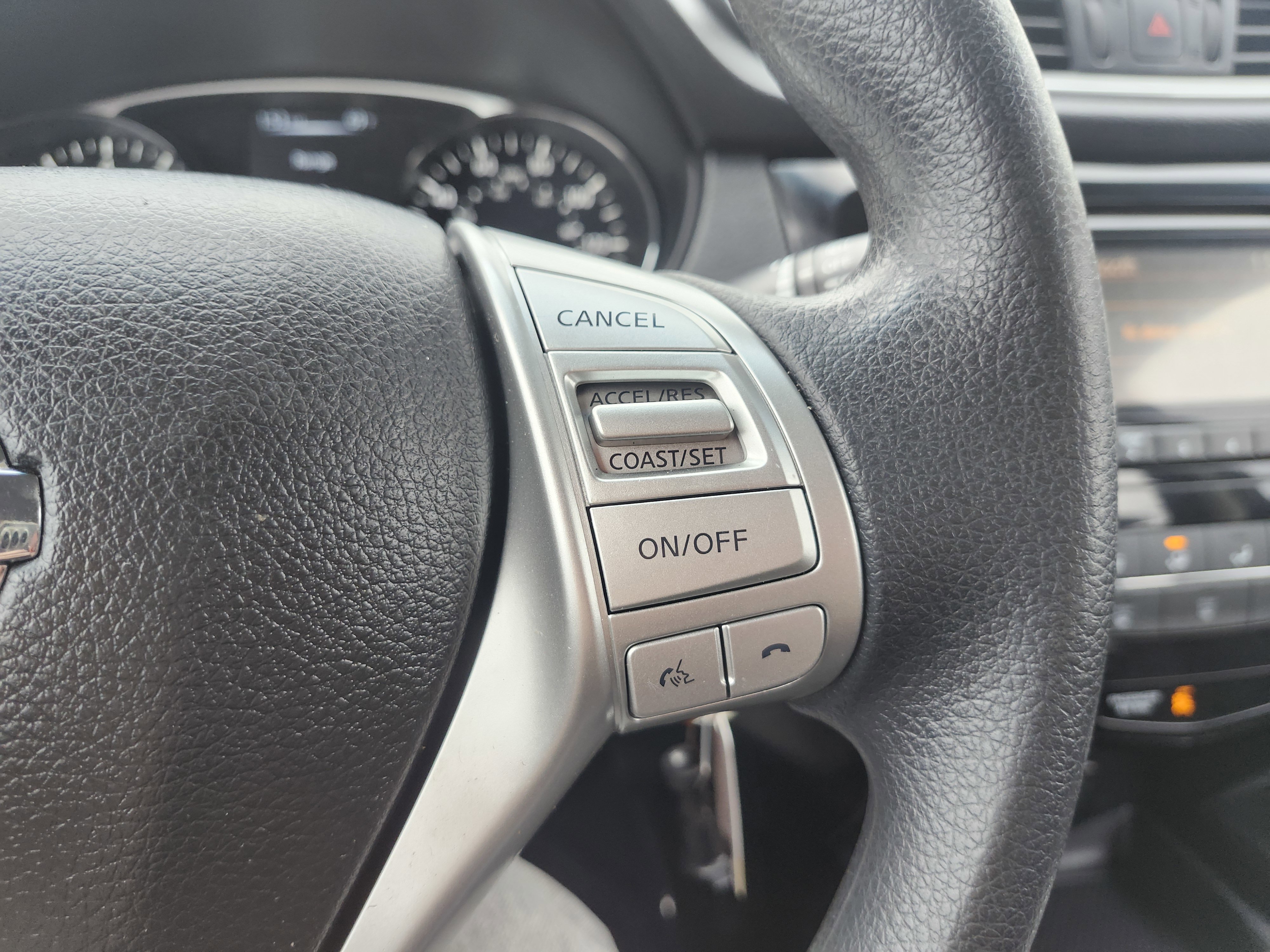 Used 2015 Nissan Rogue S AWD/4WD image 30