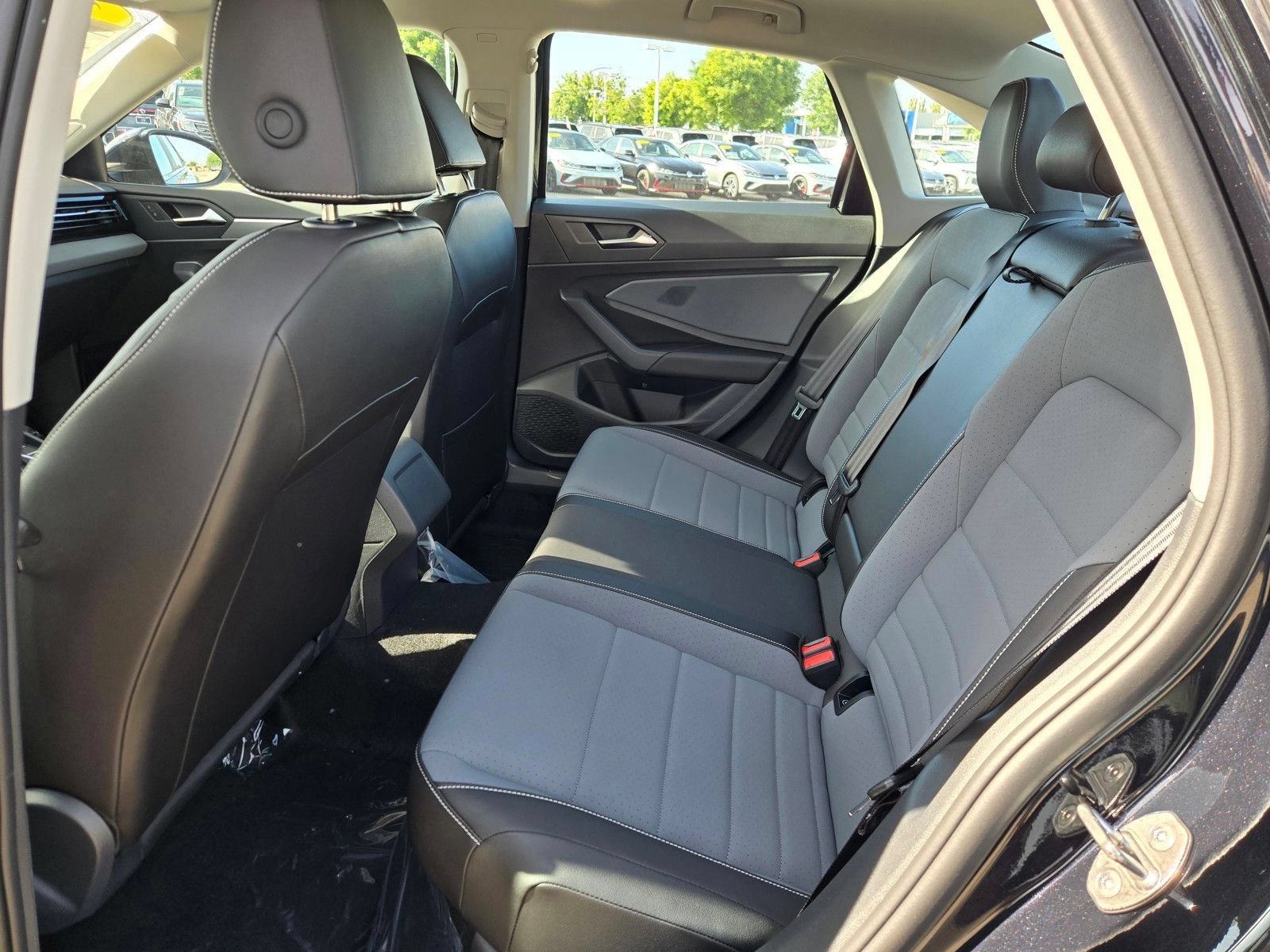 New 2026 Volkswagen Jetta SE FWD image 8