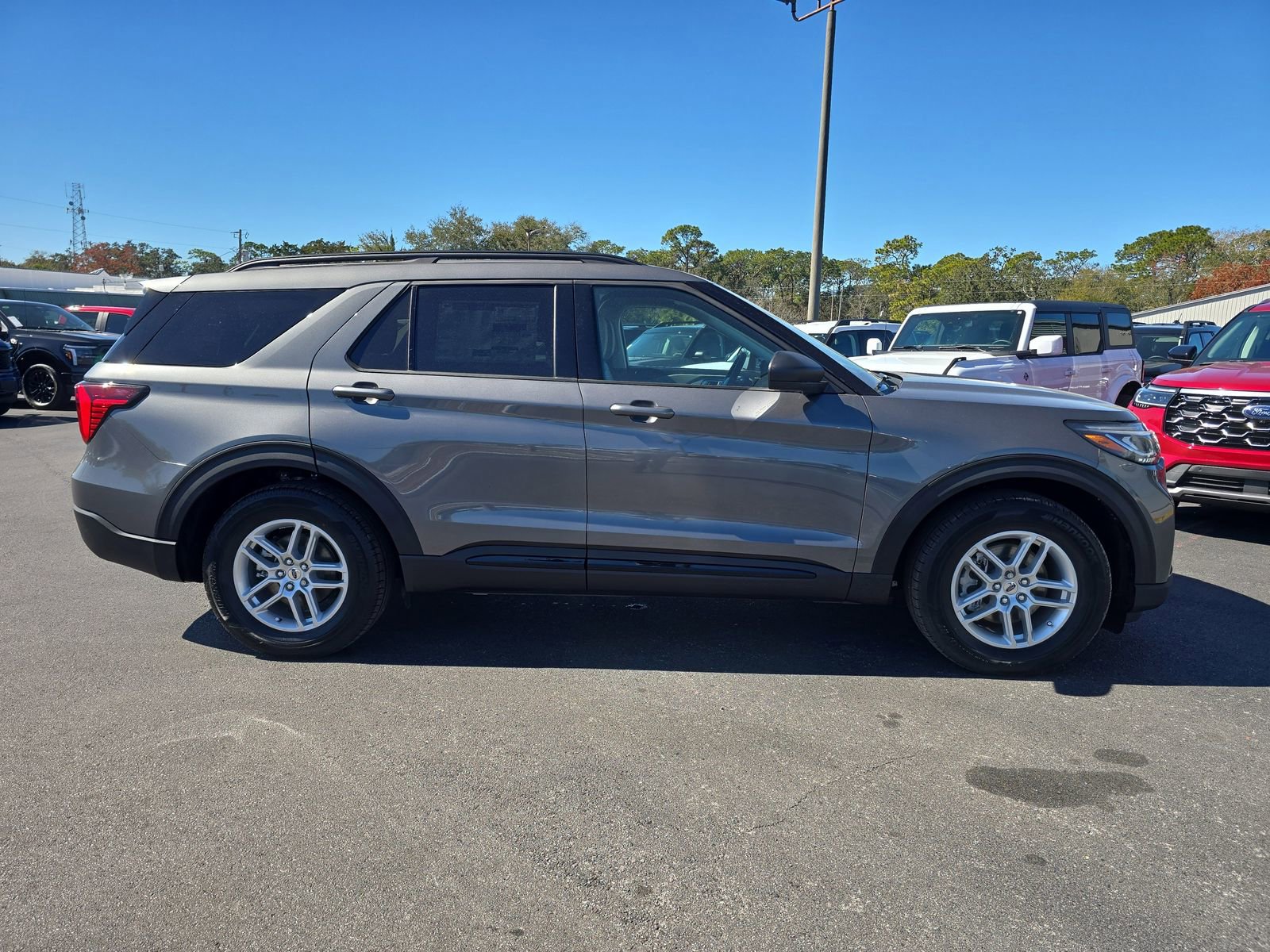 New 2026 Ford Explorer Active w/ Active Comfort Package RWD image 3