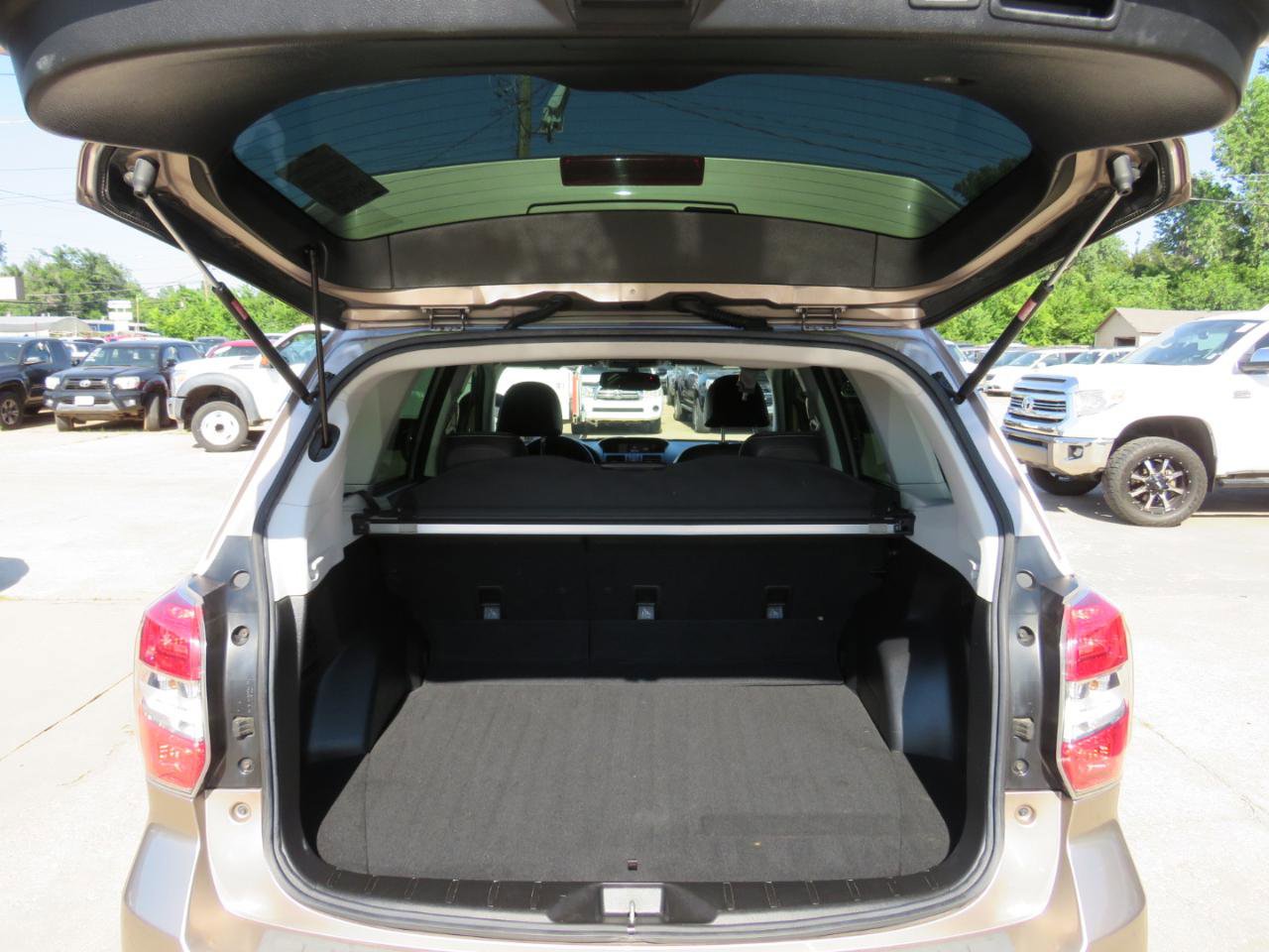 Used 2015 Subaru Forester 2.5i Limited w/ Popular Package #2 AWD/4WD image 14