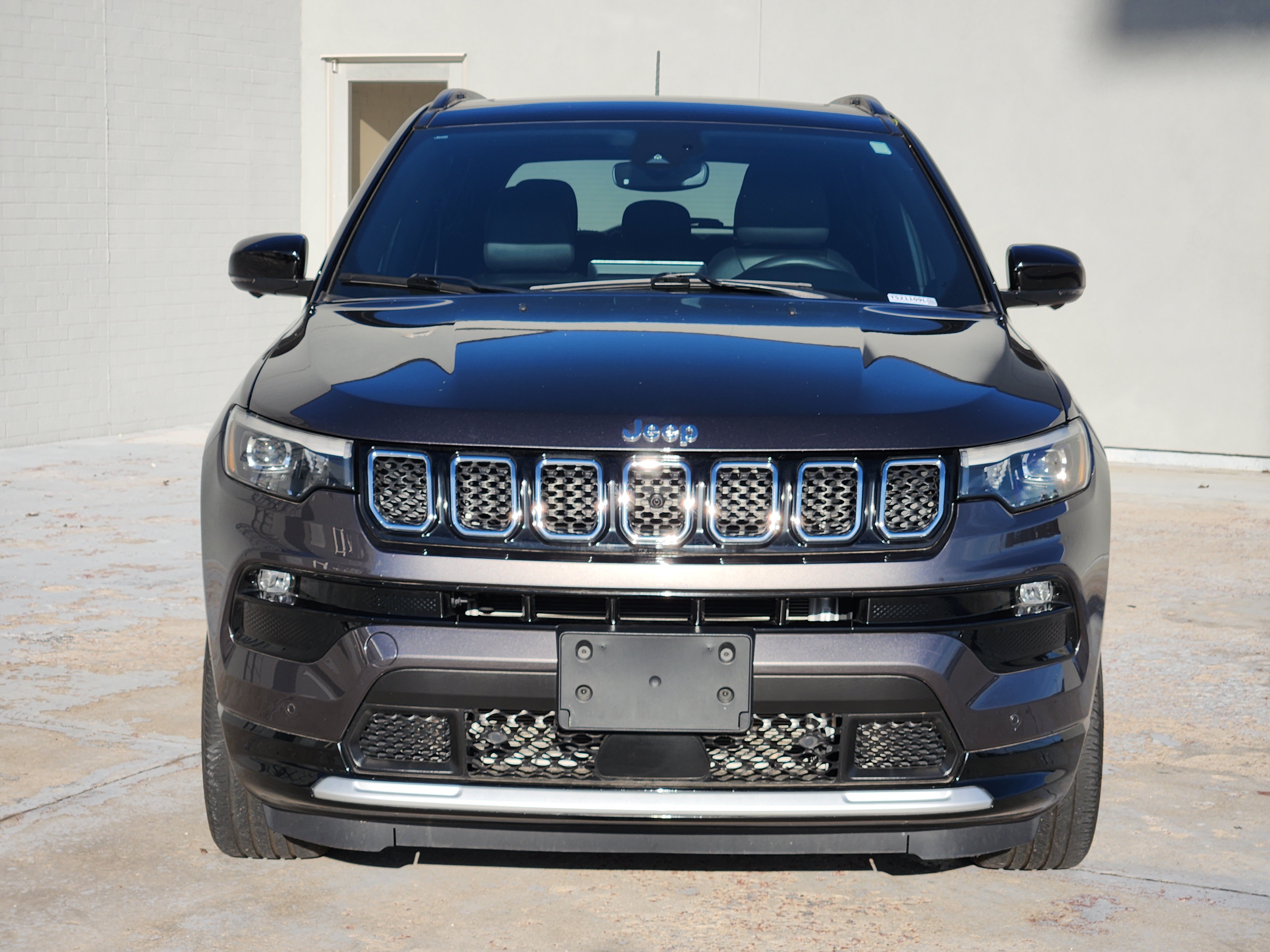 Used 2023 Jeep Compass Limited w/ Elite Group AWD/4WD image 3