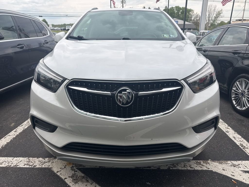 Used 2021 Buick Encore Preferred AWD/4WD image 2