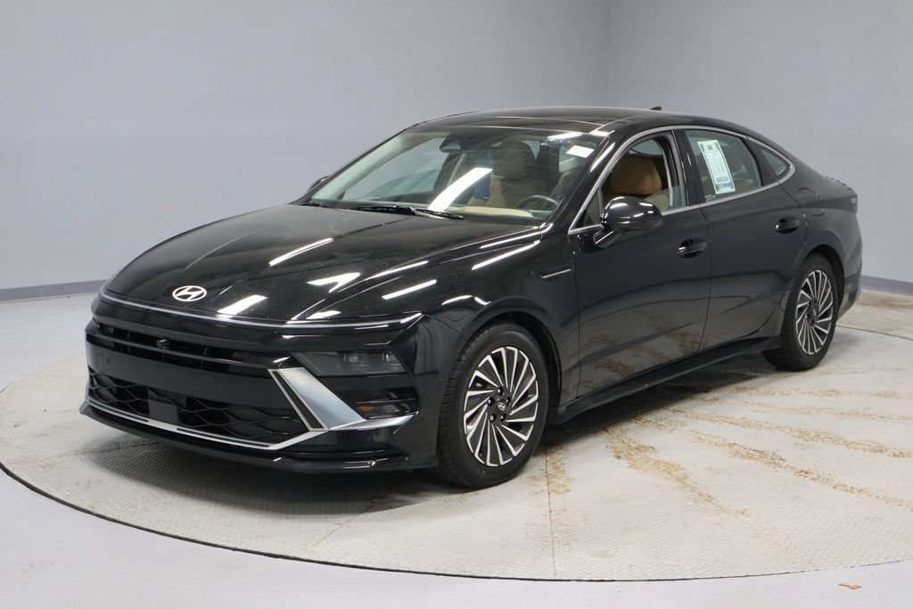 Used 2025 Hyundai Sonata Limited FWD image 14