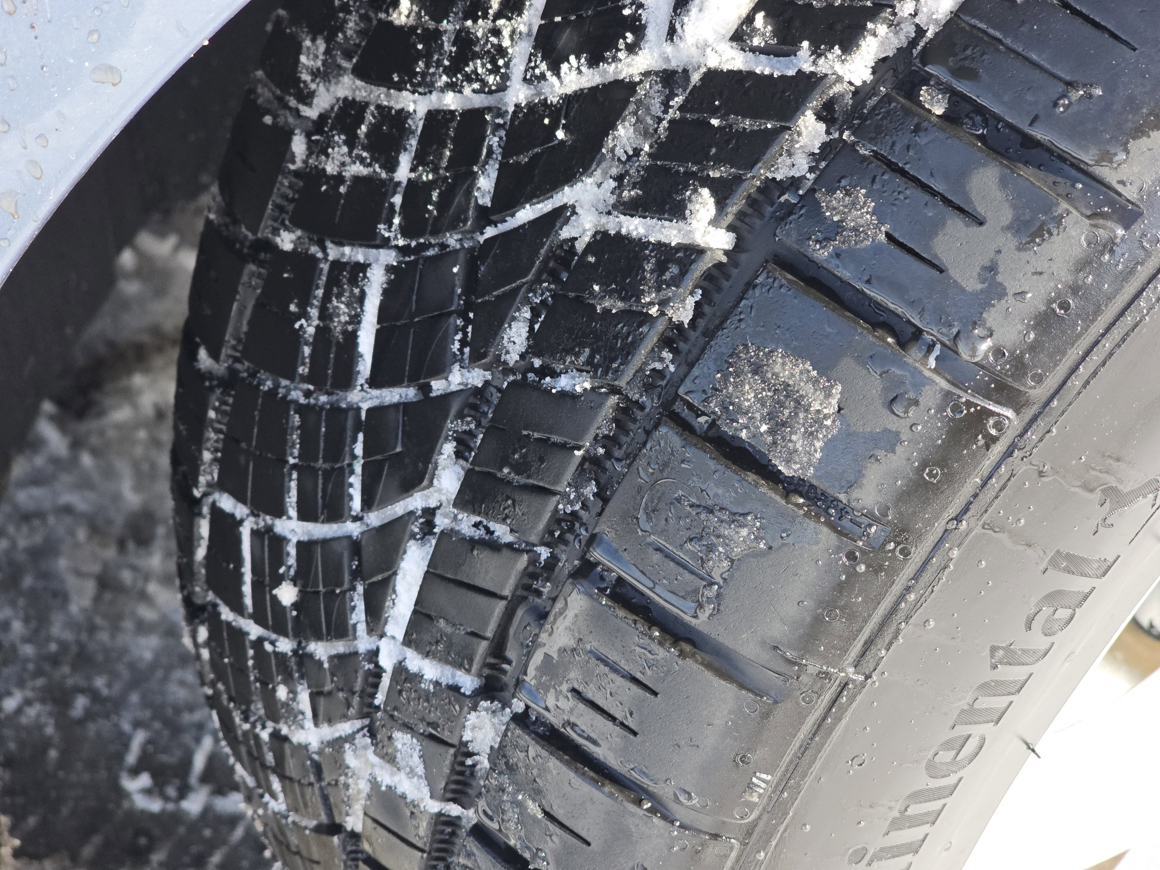 Used 2019 Volvo S90 T6 Momentum w/ Advanced Package image 15