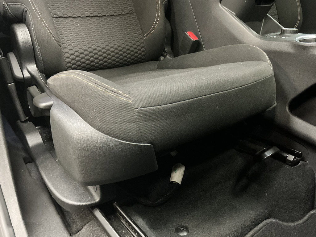 Used 2020 GMC Terrain SLE w/ Driver Convenience Package AWD/4WD image 9