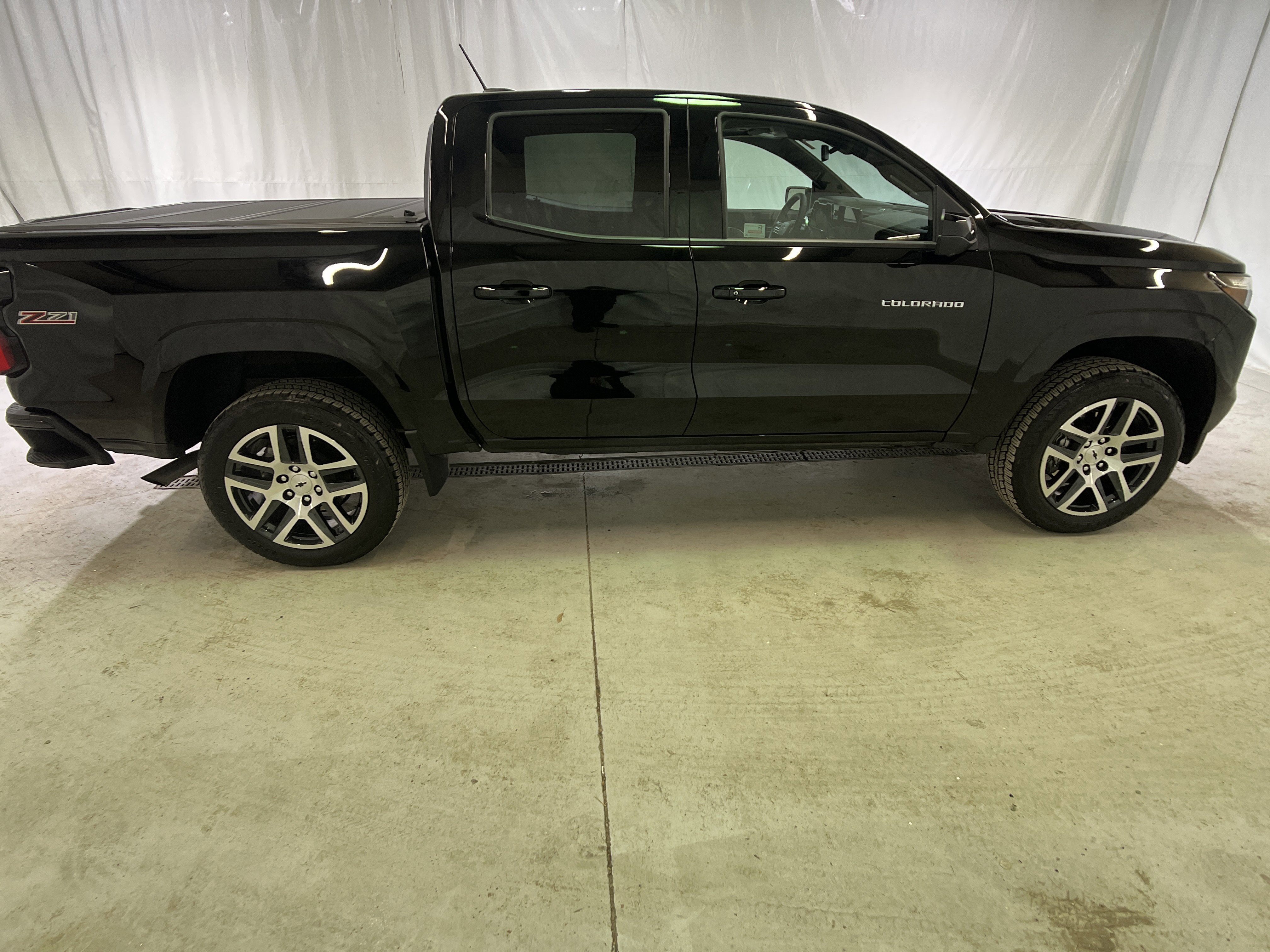 Used 2024 Chevrolet Colorado Z71 w/ Z71 Convenience Package 2 image 12