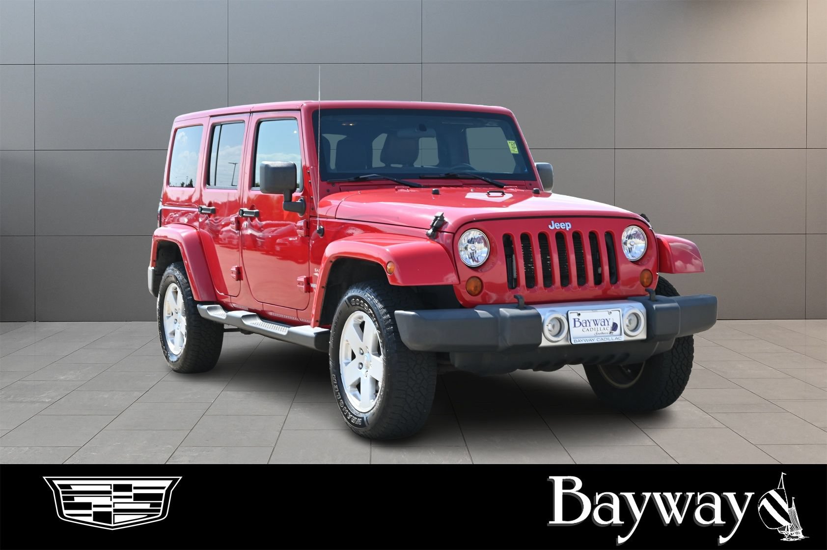 Used 2012 Jeep Wrangler Unlimited Sahara w/ Dual Top Group AWD/4WD image 4