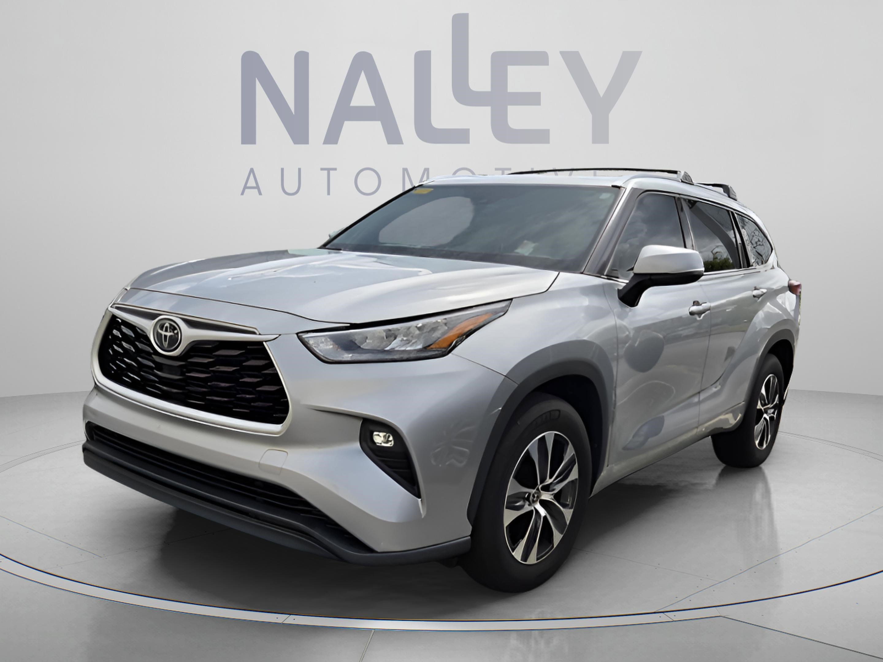 Used 2020 Toyota Highlander XLE video 1