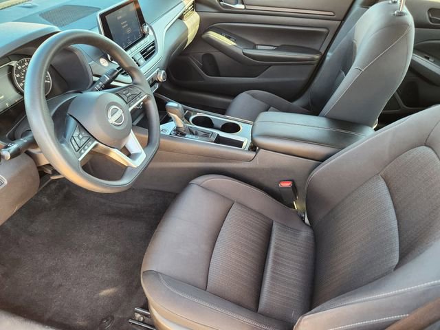 Used 2024 Nissan Altima 2.5 SV image 13