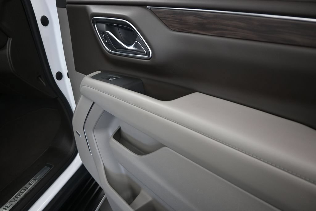 Used 2023 Chevrolet Tahoe LT w/ Luxury Package RWD image 23