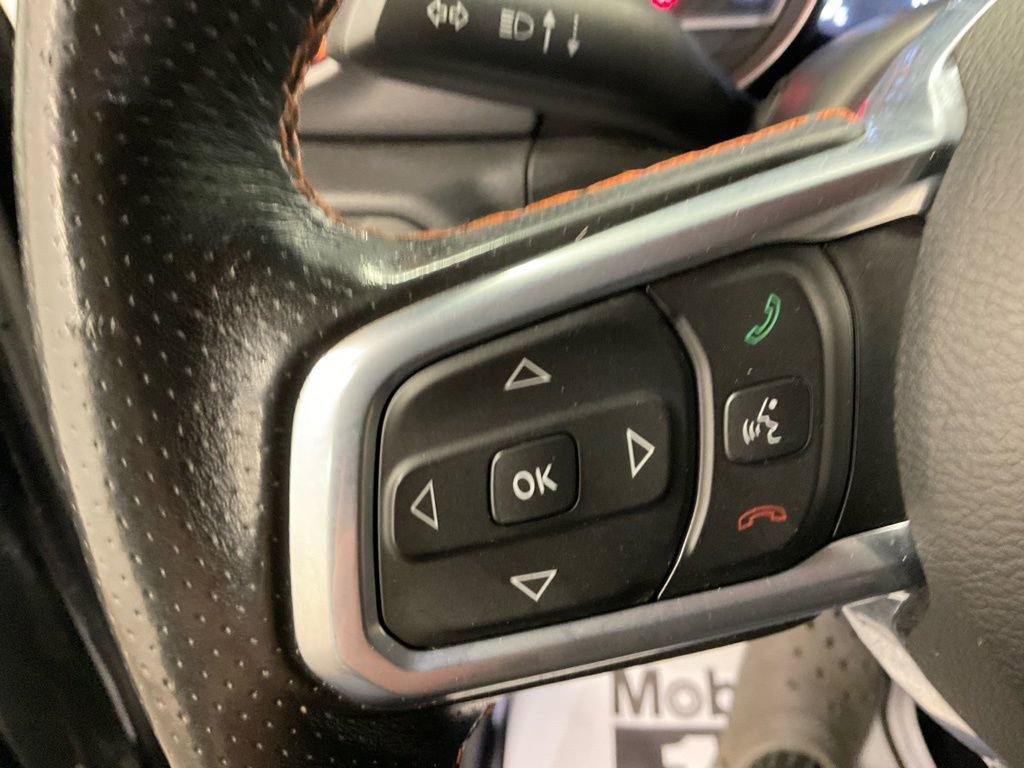 Used 2020 Jeep Gladiator Mojave w/ Dual Top Group AWD/4WD image 16