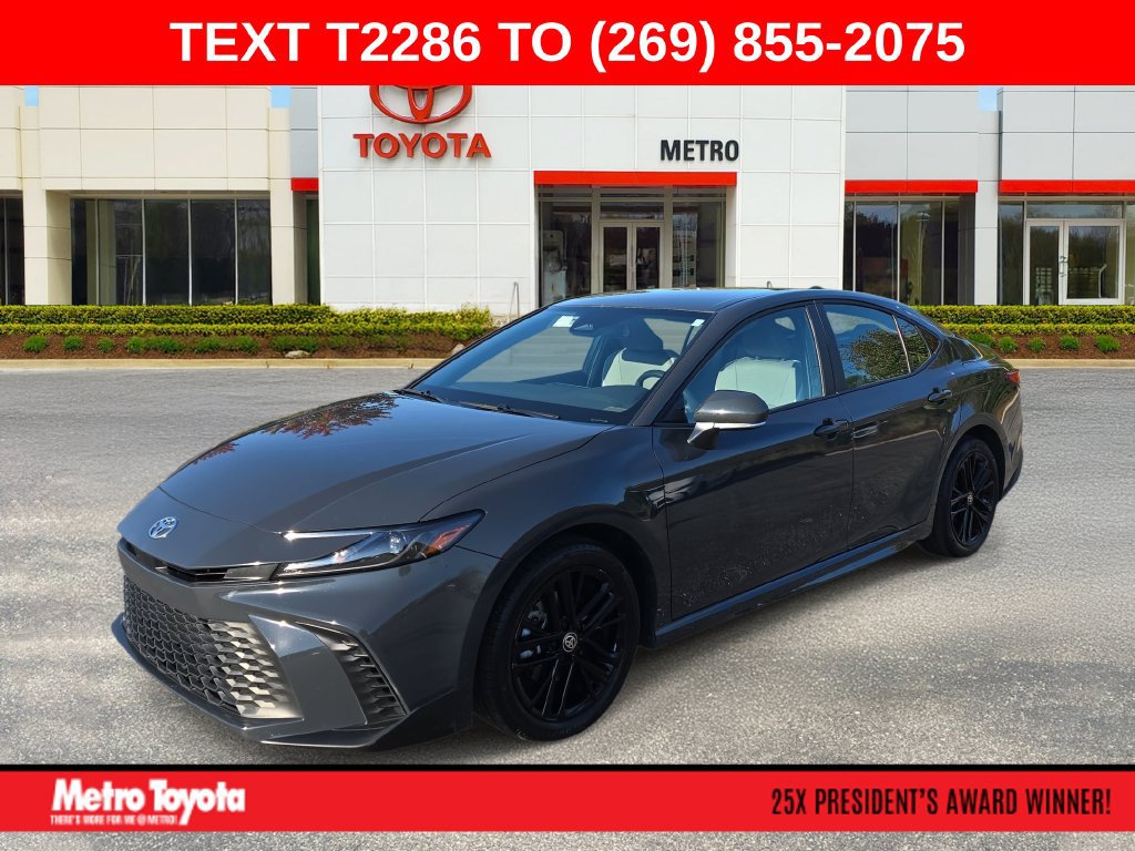 Certified 2025 Toyota Camry SE AWD/4WD image 1