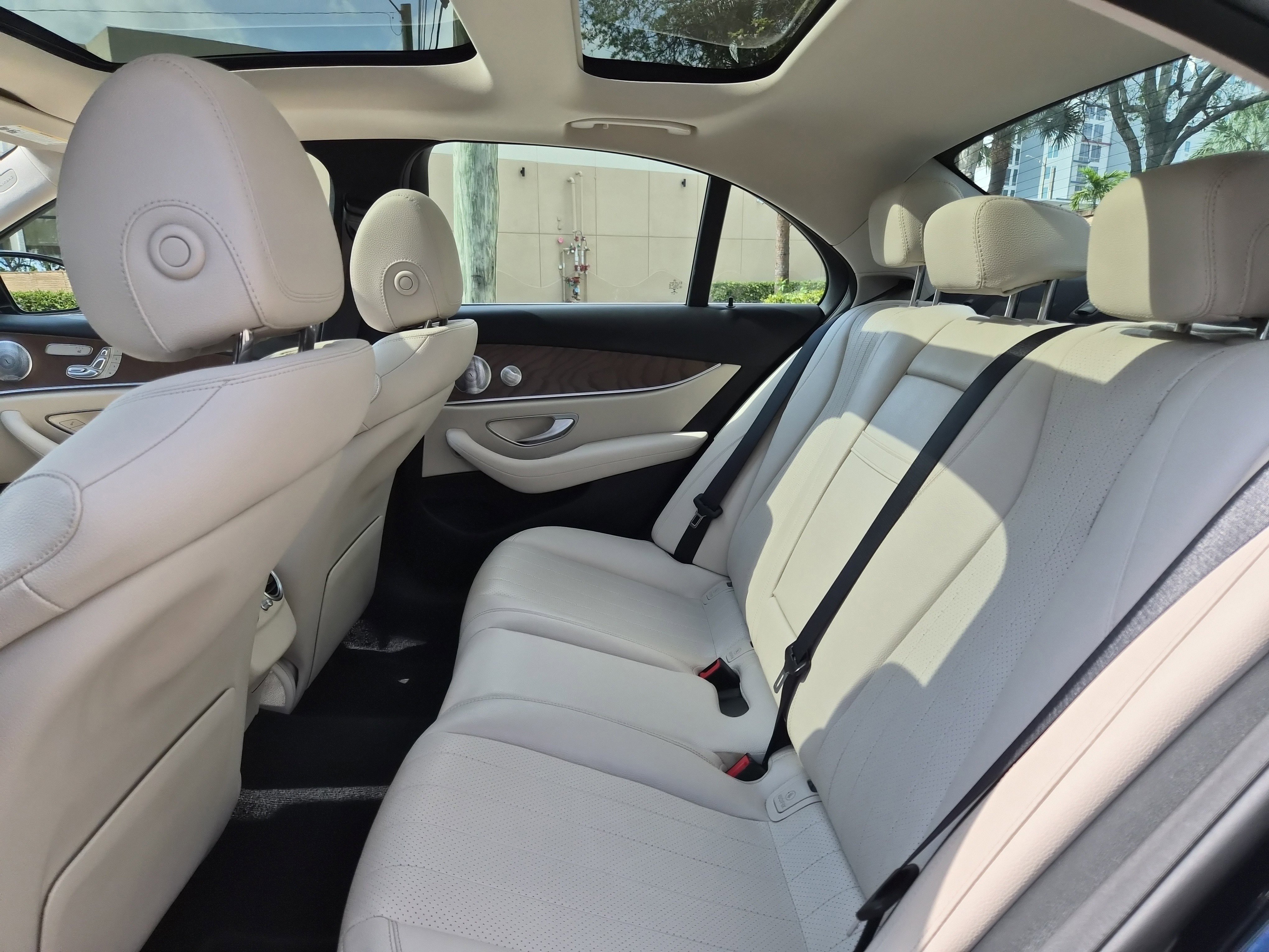 Used 2021 Mercedes-Benz E 350 4MATIC Sedan w/ Premium Package image 16