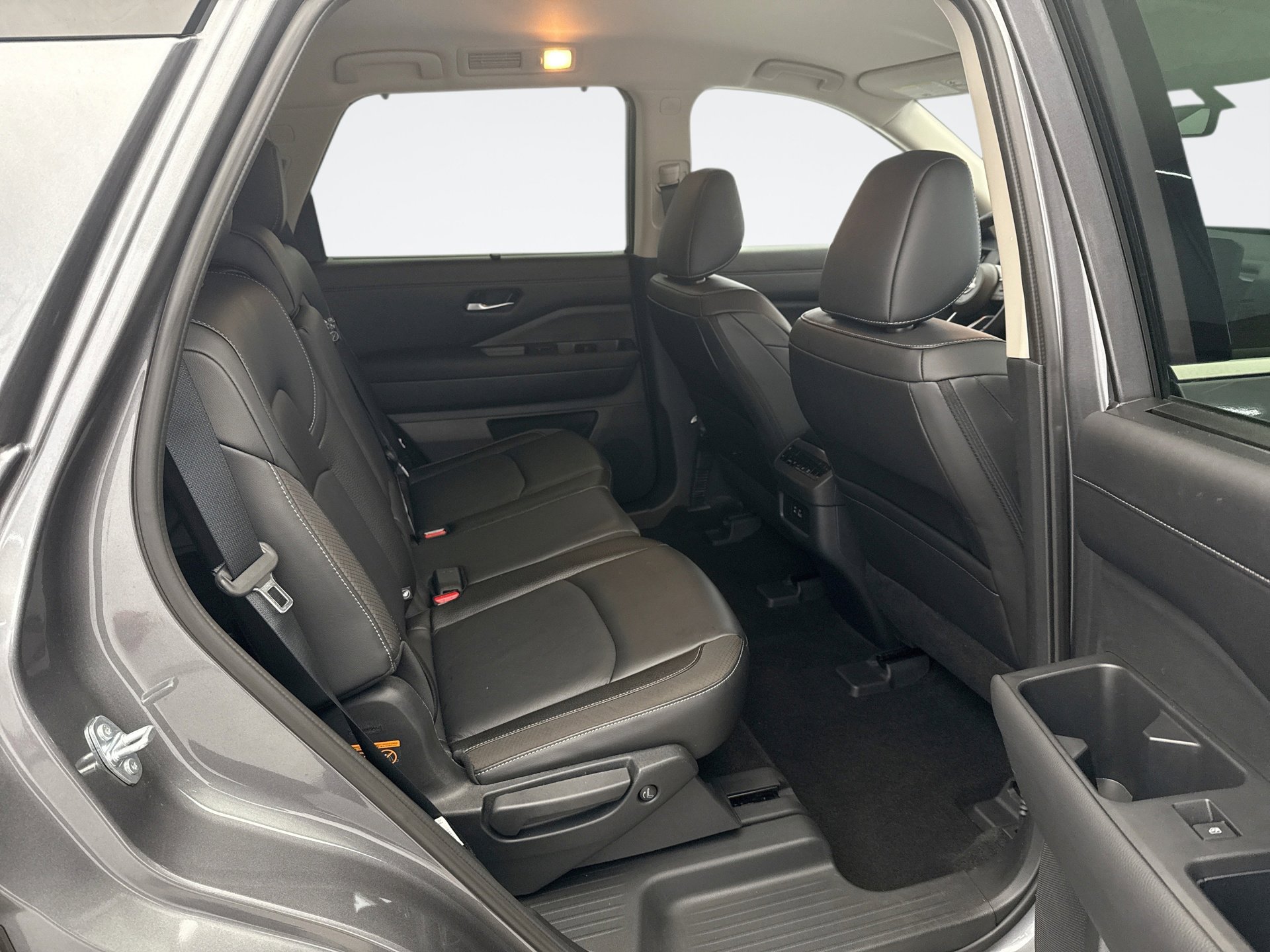 Used 2025 Nissan Pathfinder SL image 19