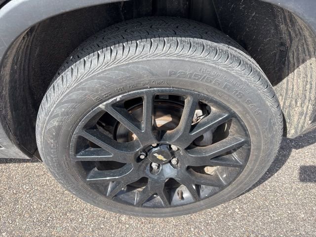 Used 2022 Chevrolet Trax LT w/ Midnight Edition image 12