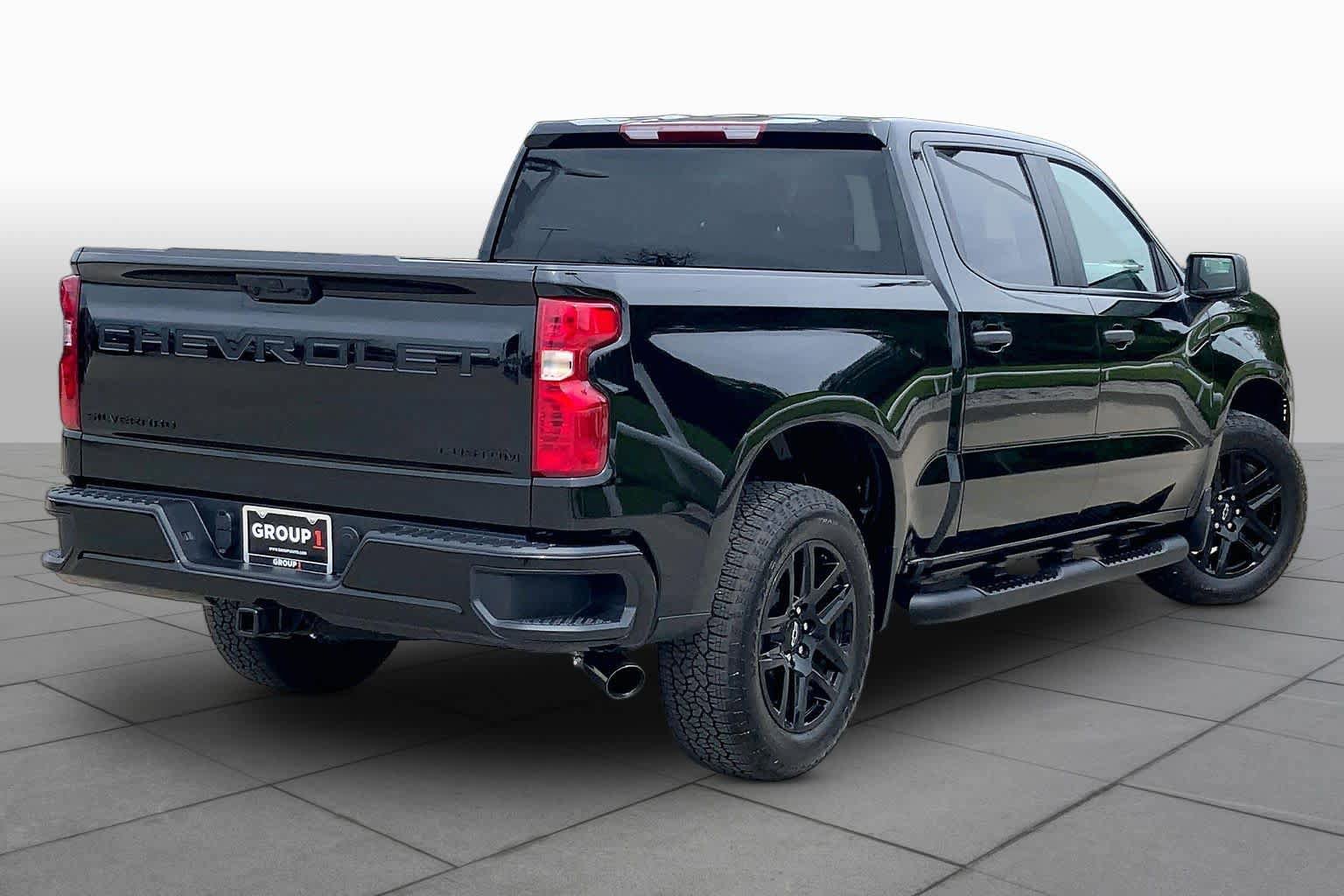 Used 2026 Chevrolet Silverado 1500 Custom w/ Turbomax Blackout Package RWD image 13