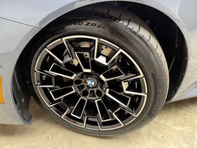 Used 2026 BMW M5 w/ Executive Package image 28