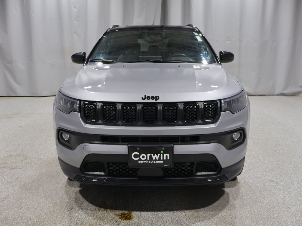 Used 2023 Jeep Compass Latitude AWD/4WD image 6