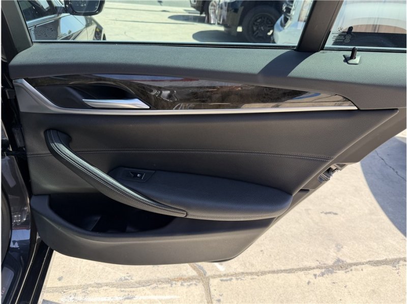 Used 2019 BMW 540i w/ Convenience Package RWD image 25