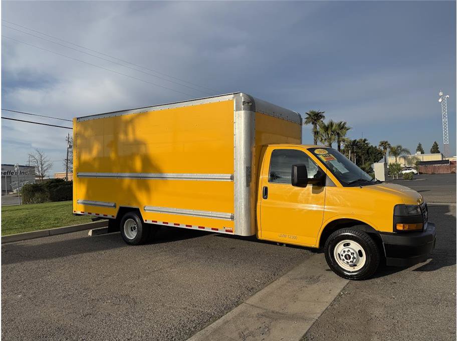 Used 2020 GMC Savana 3500 Extended w/ Driver Convenience Package image 1