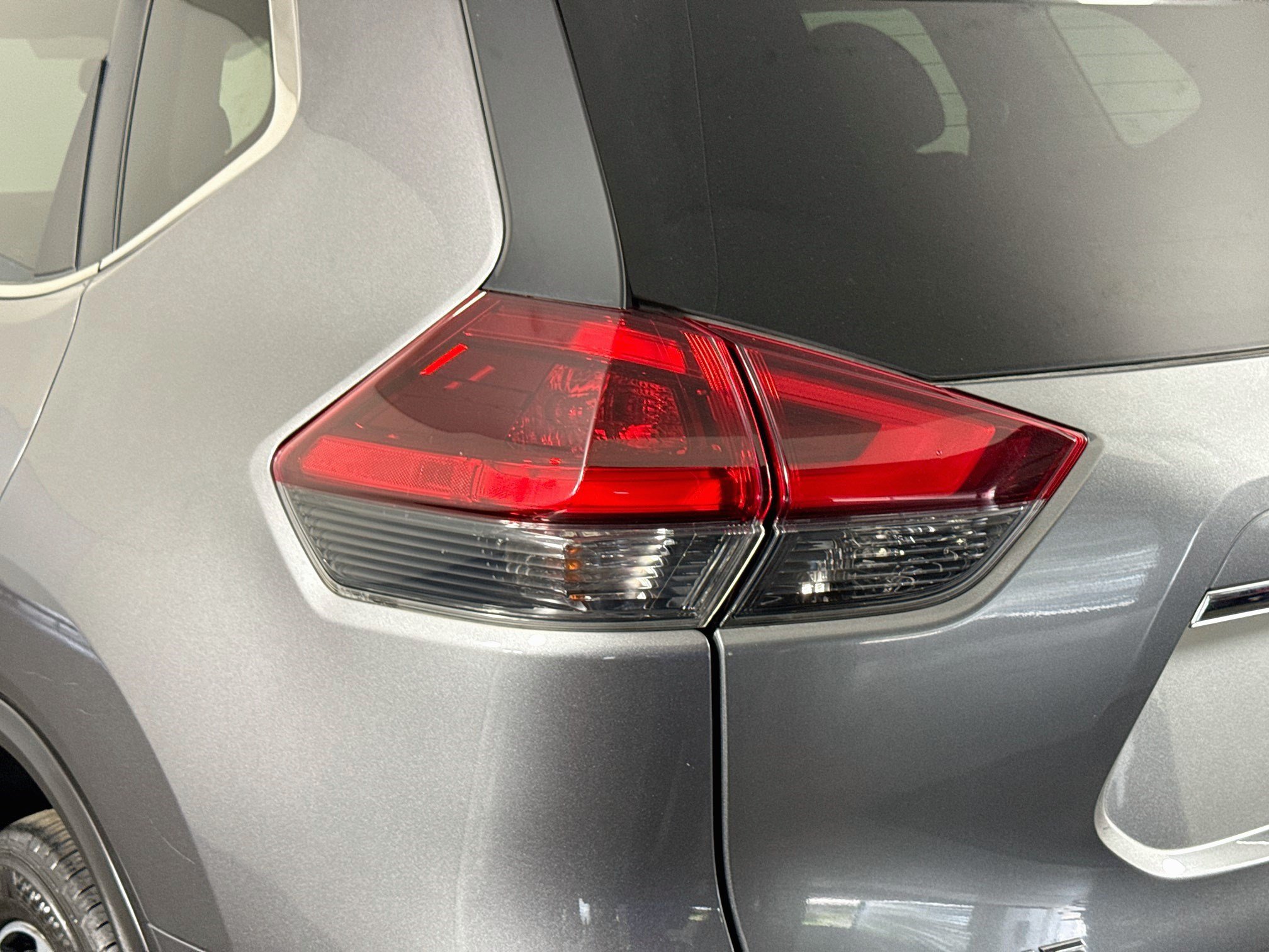 Used 2019 Nissan Rogue SL w/ Premium Package AWD/4WD image 36