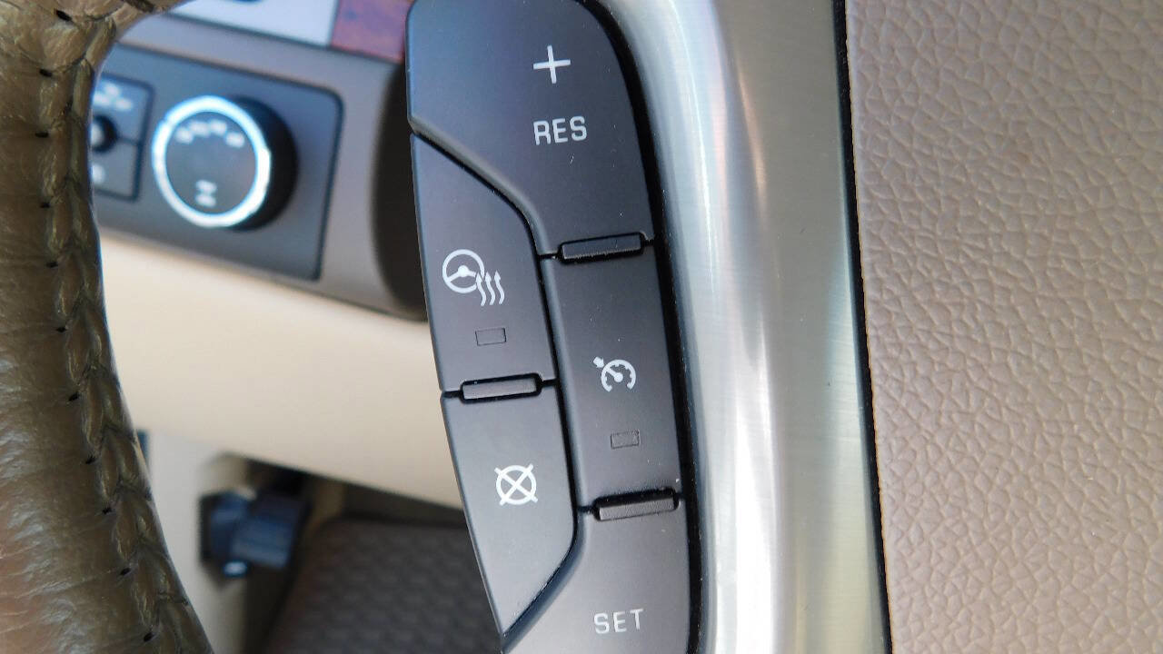 Used 2013 Chevrolet Suburban LTZ image 35