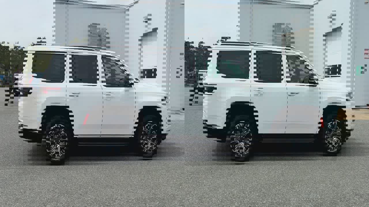 Used 2024 Jeep Wagoneer Series II w/ Flexible Seating Group image 9