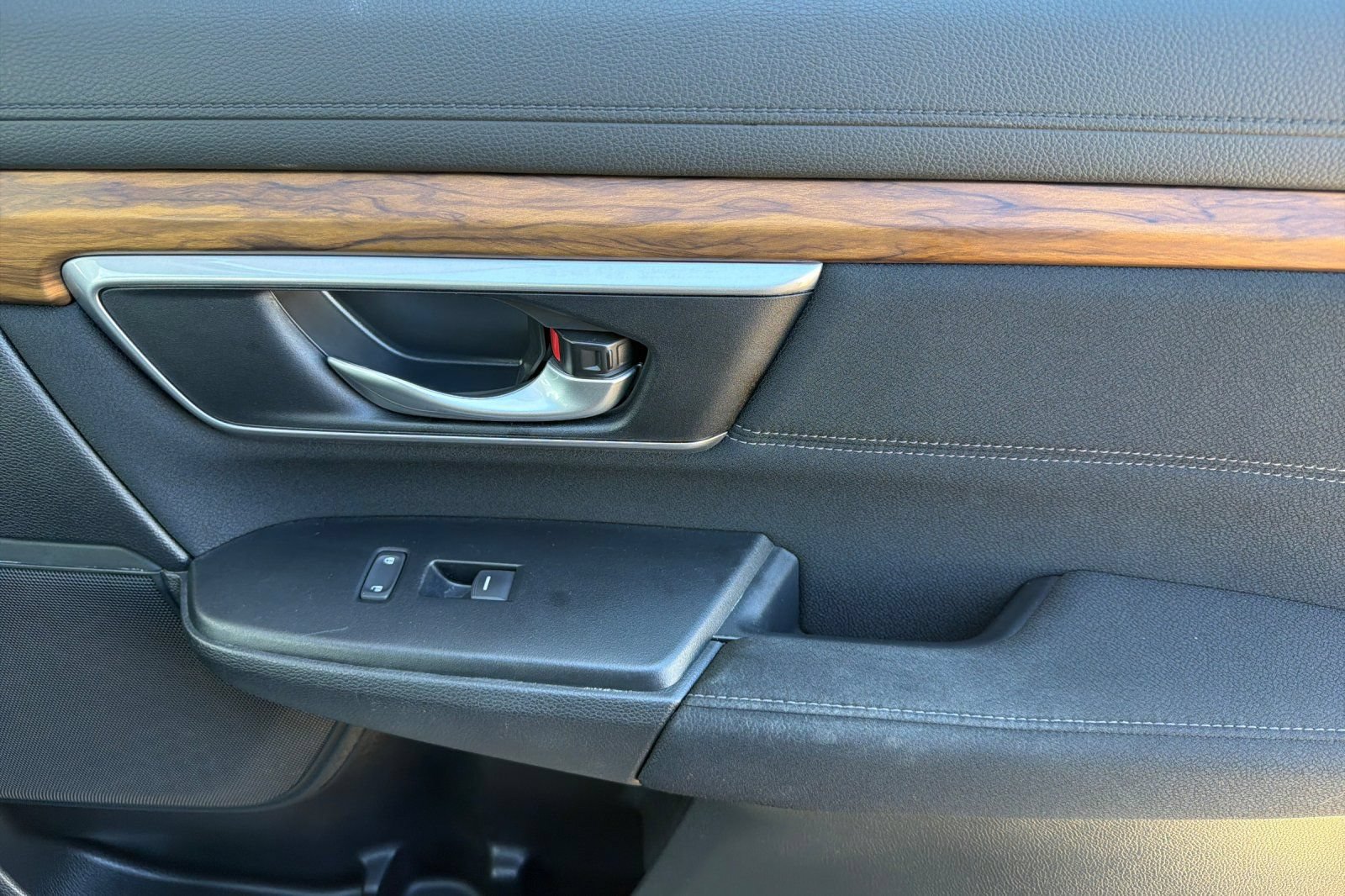 Used 2017 Honda CR-V EX image 22