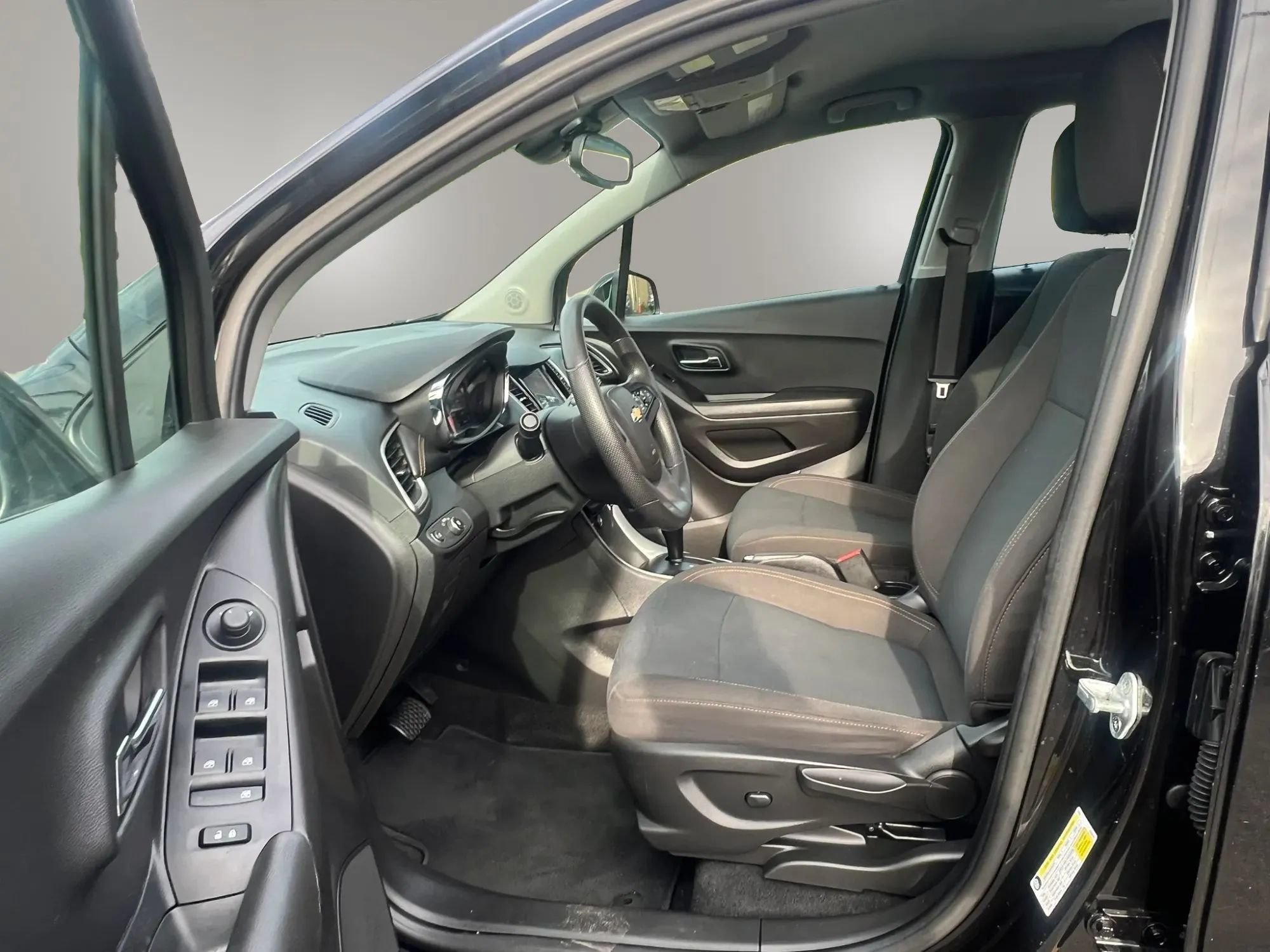 Used 2020 Chevrolet Trax LS w/ LPO, Protection Package FWD image 26