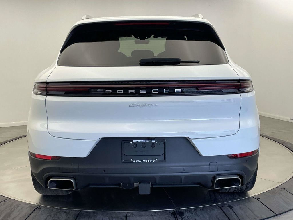 Certified 2024 Porsche Cayenne AWD/4WD image 6