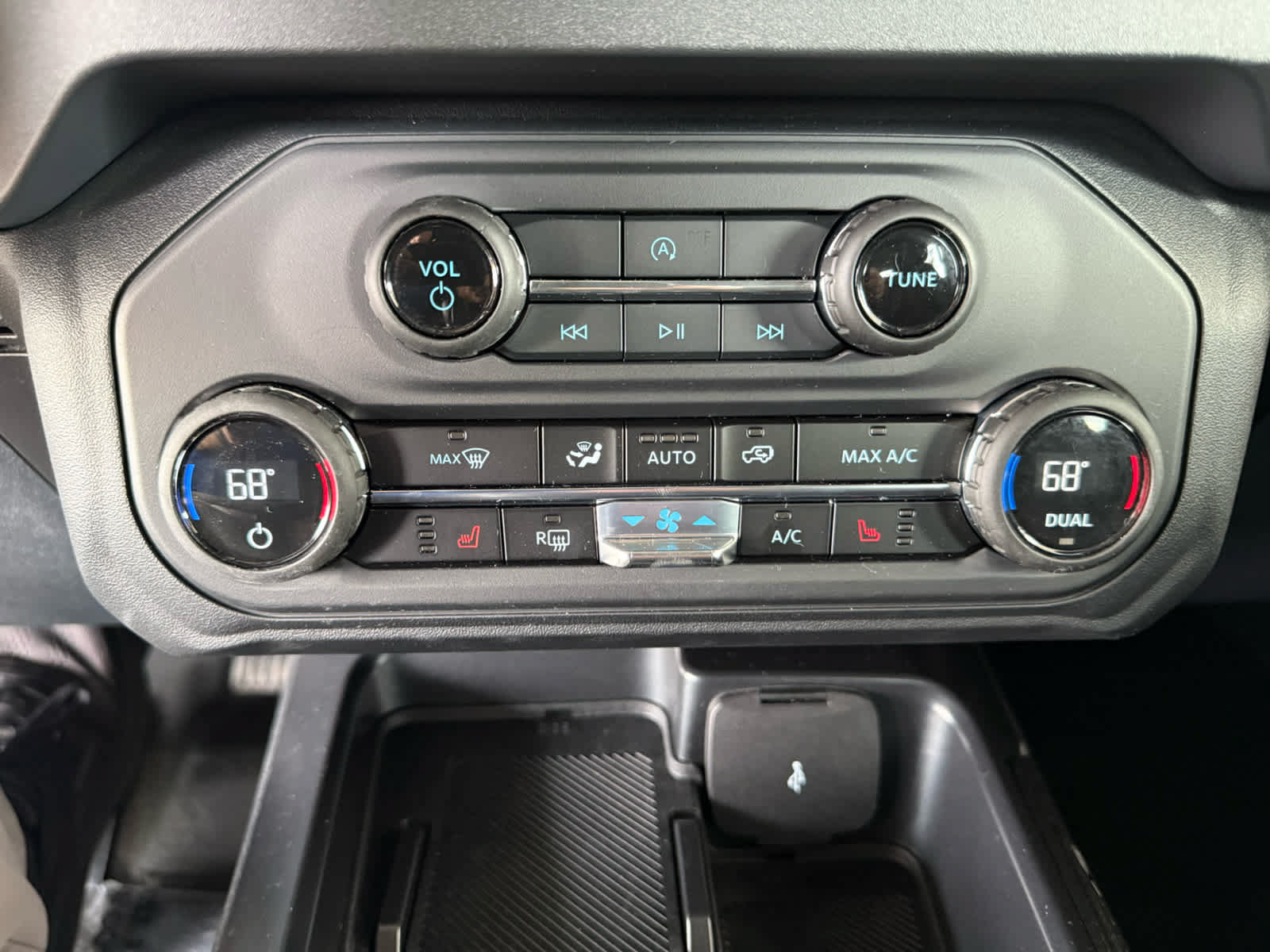 Used 2025 Ford Bronco Big Bend AWD/4WD image 16
