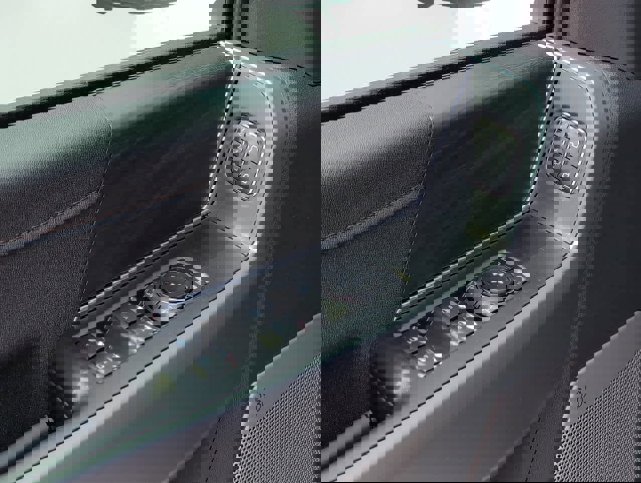 New 2025 Ford F150 Lariat w/ Equipment Group 501A Mid image 6