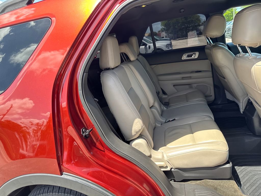 Used 2014 Ford Explorer XLT w/ Equipment Group 202A image 26