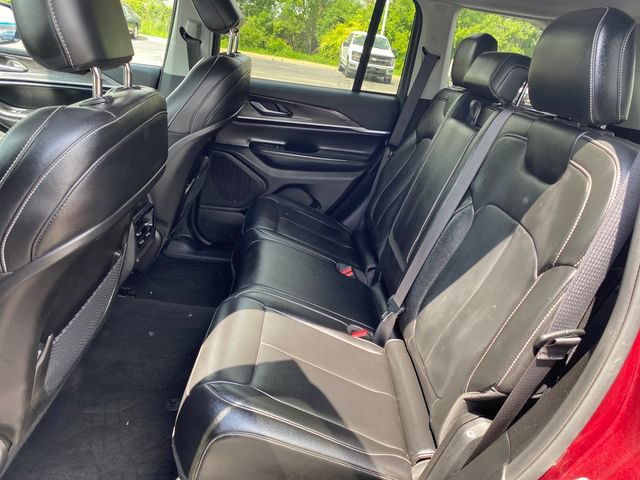 Used 2023 Jeep Grand Cherokee Limited AWD/4WD image 19