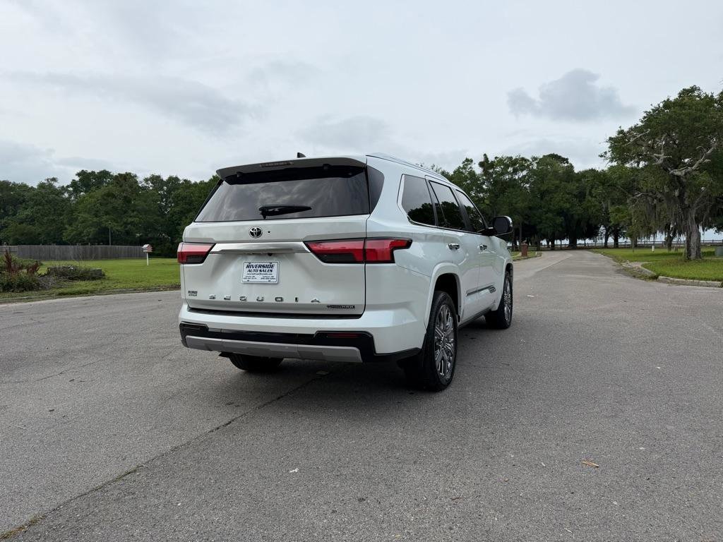 Used 2025 Toyota Sequoia Capstone AWD/4WD image 5