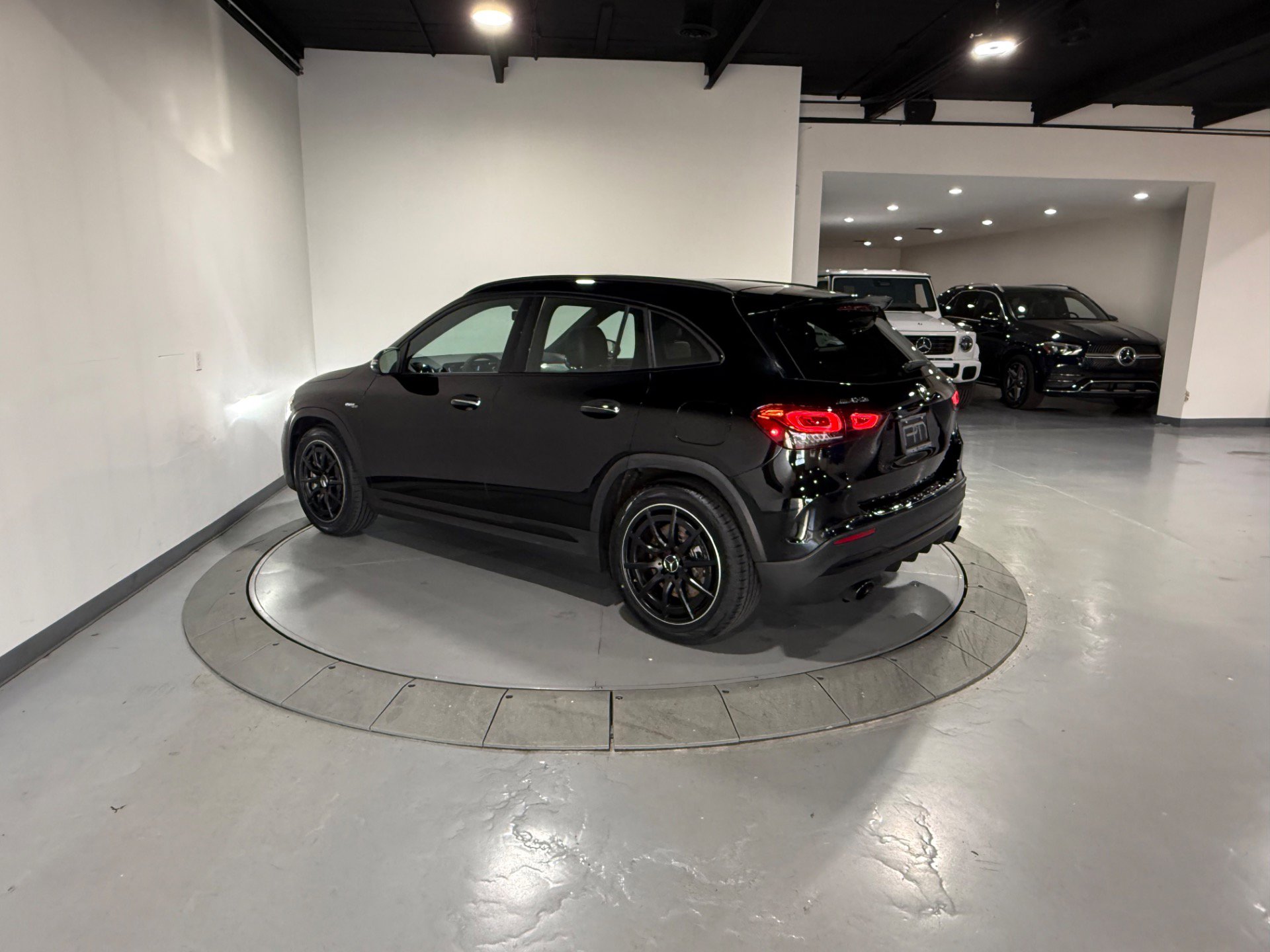 Used 2022 Mercedes-Benz GLA 35 AMG 4MATIC w/ Premium Package Lite image 15