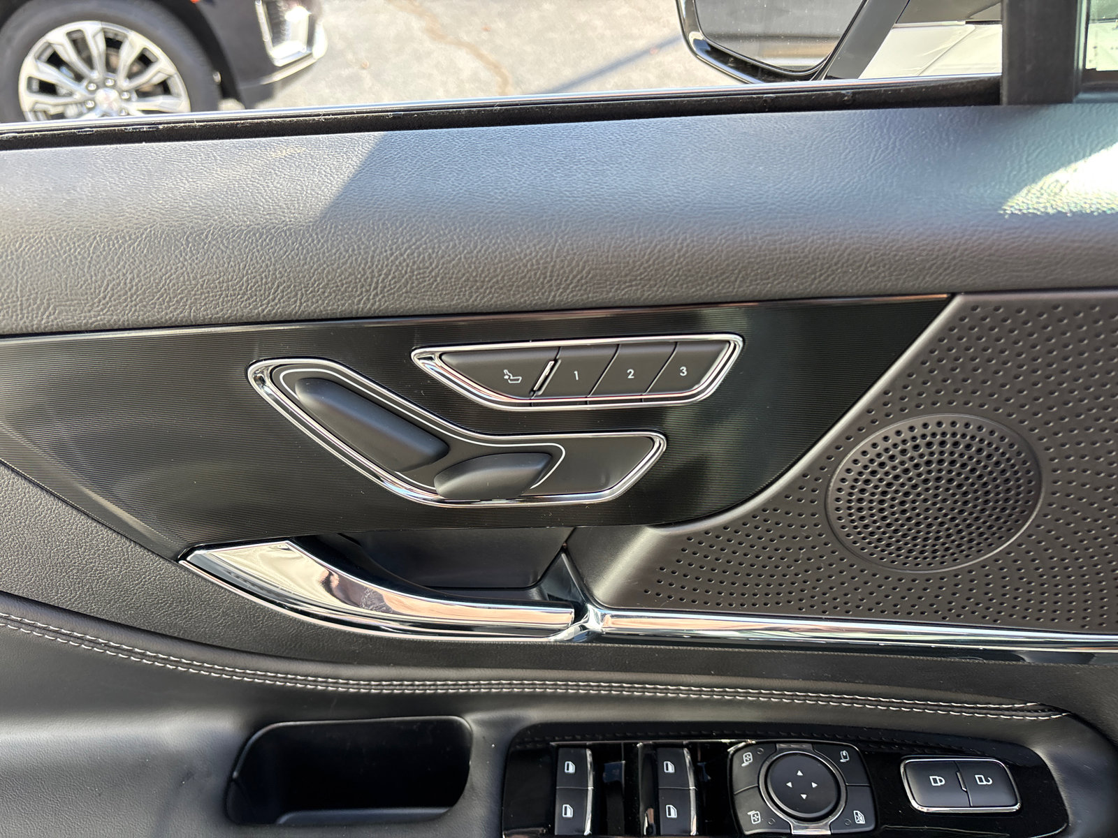 New 2026 Lincoln Corsair Premiere image 12