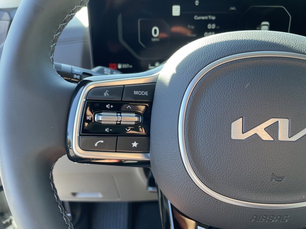 New 2026 Kia Carnival SX image 18