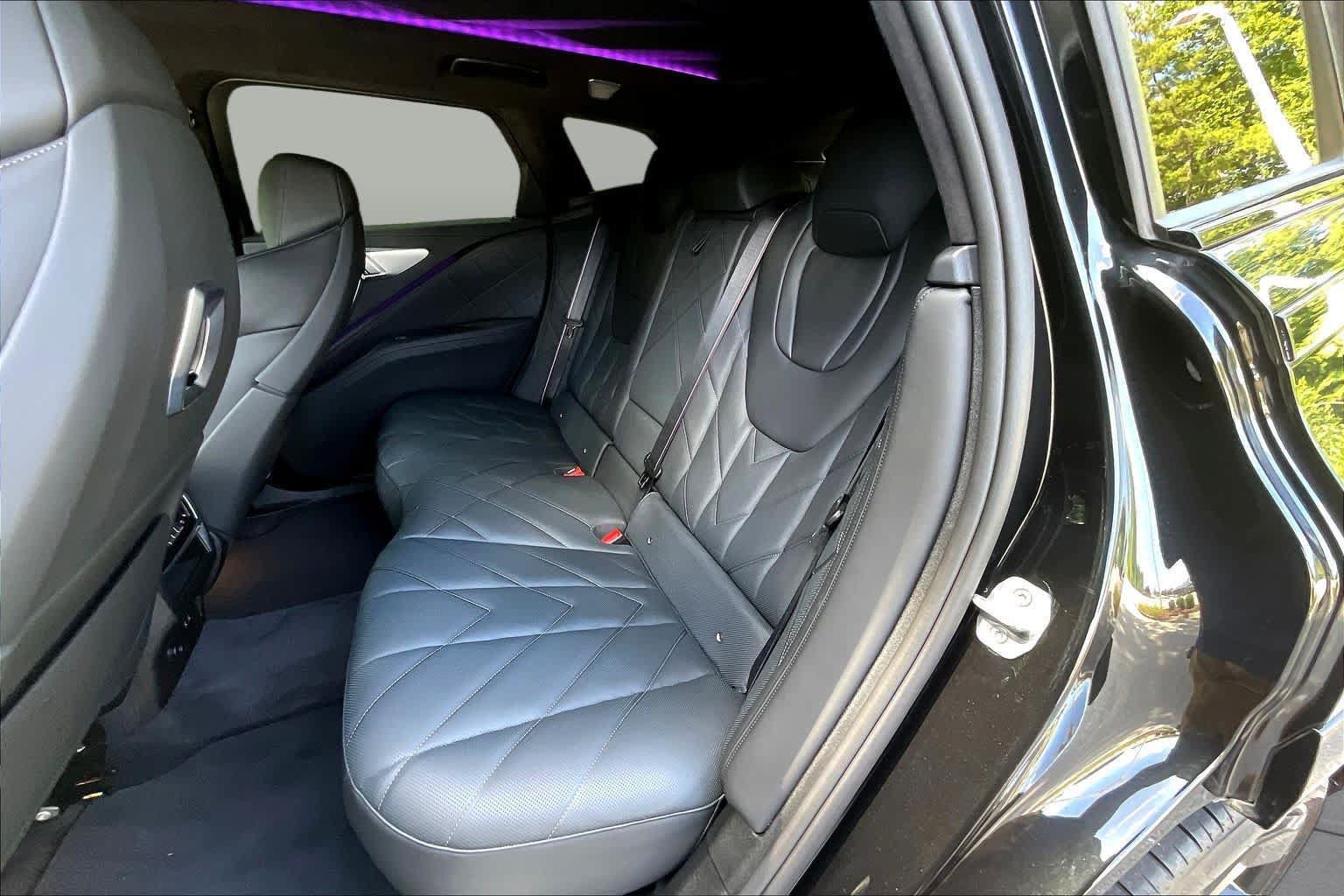 Used 2024 BMW XM AWD/4WD image 39