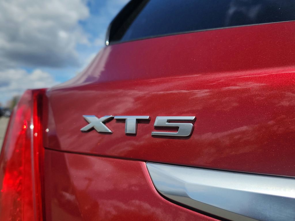 Used 2017 Cadillac XT5 Platinum image 34